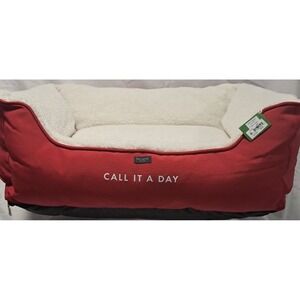 Kate Spade Dog Bed, Big Red, 28 x 22‎ x 10, perfect for your fur-baby